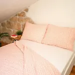 Villa Marea - Old Town Retreat