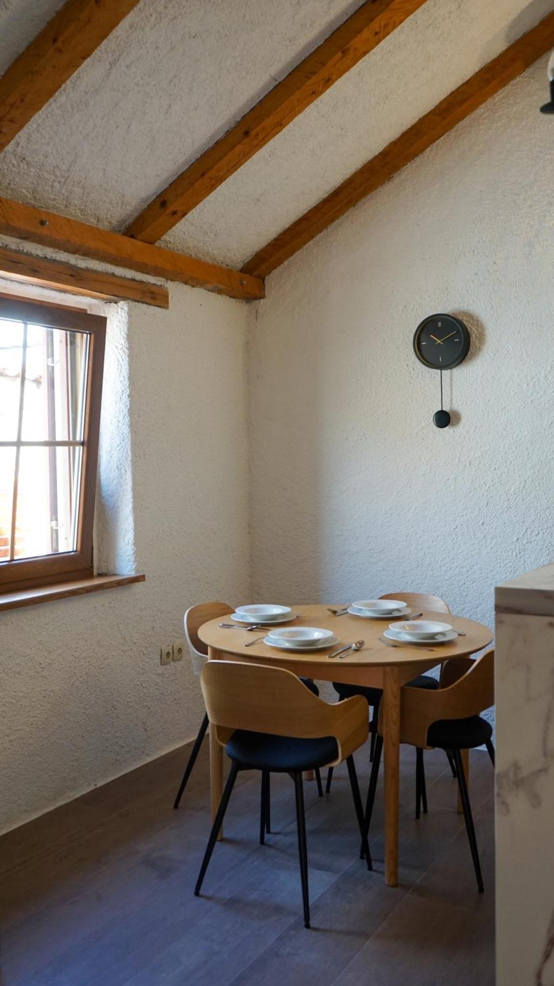 Villa Marea - Old Town Retreat