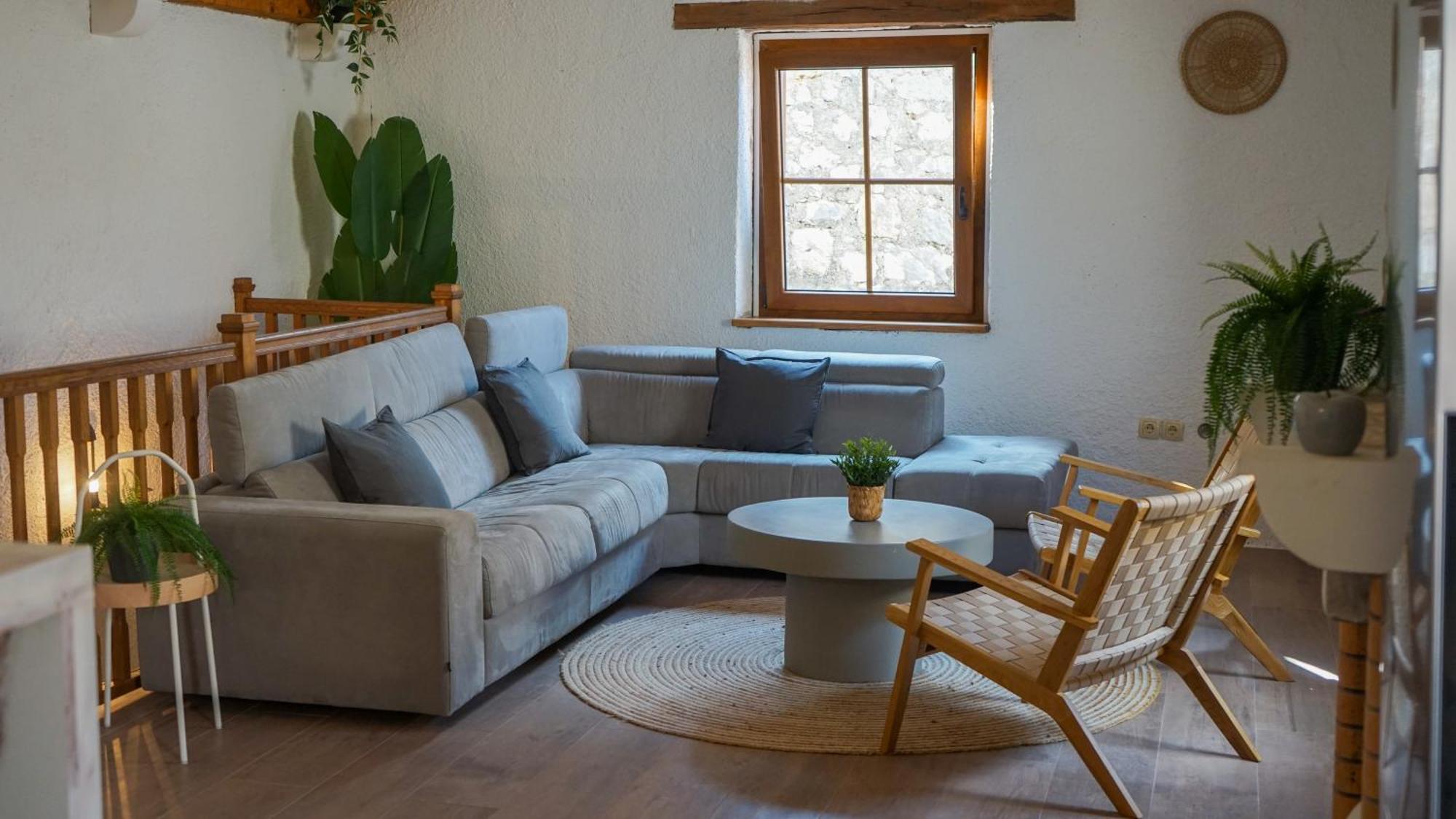 Villa Marea - Old Town Retreat