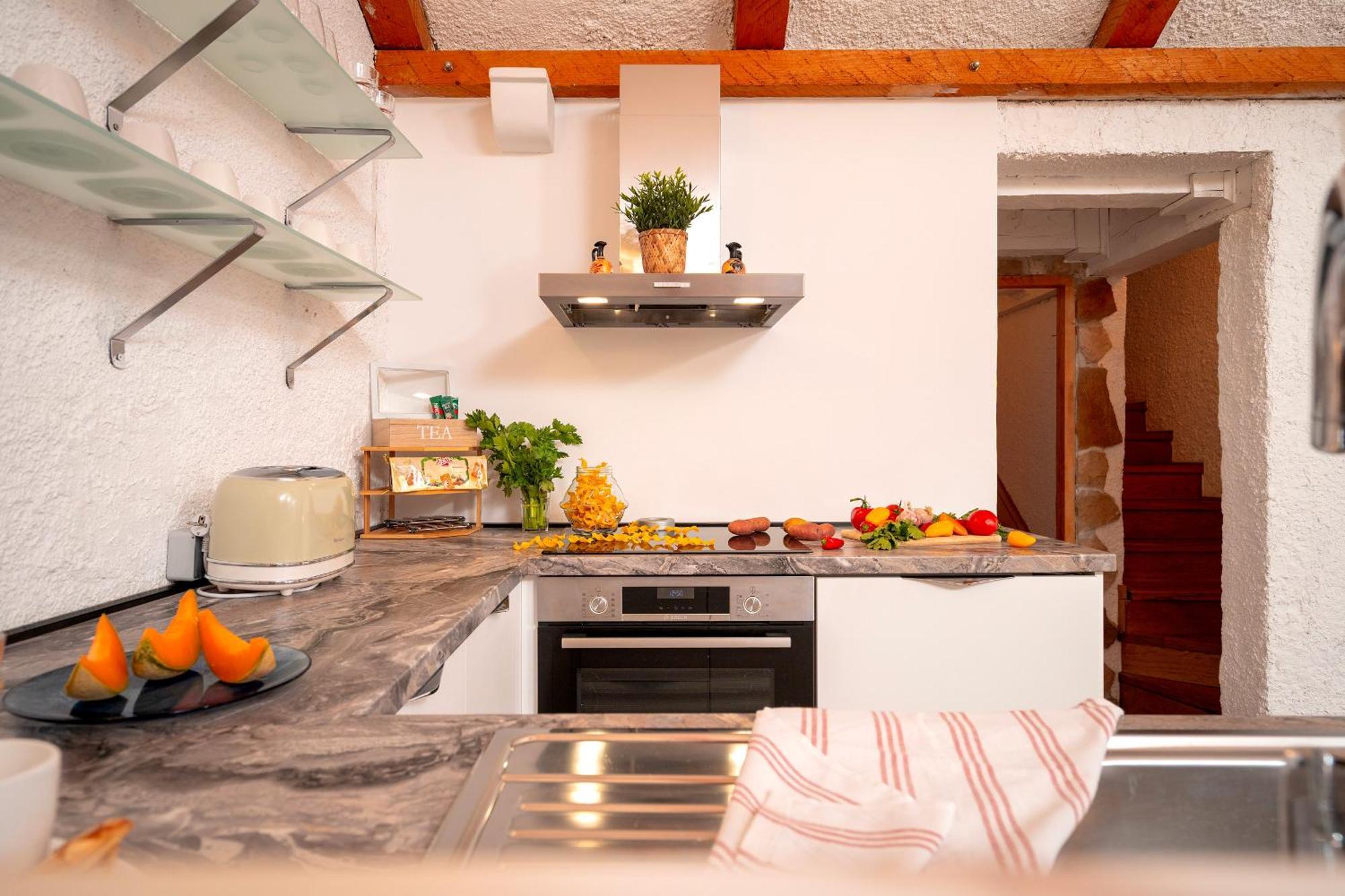 Villa Marea - Old Town Retreat *
